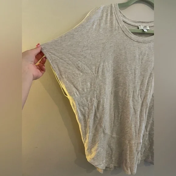 nlt Circular Shaped Top Tan/Cream Color Short Sleeved - Picture 2 of 4